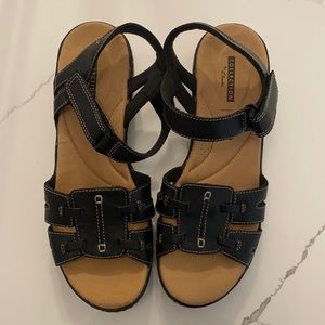 Never worn black Clark sandal